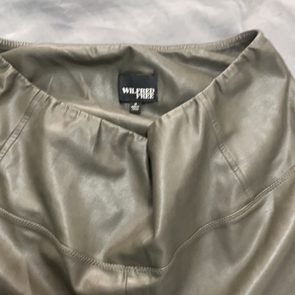 Faux Leather Leggings - Picture 2 of 2